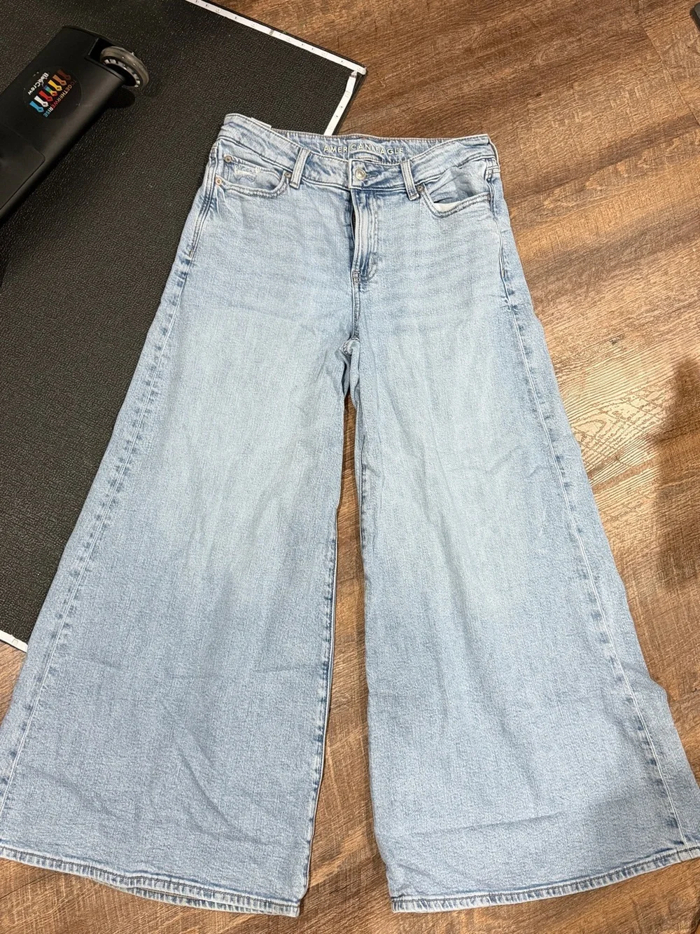 American Eagle Outfitters Light Blue Wide-Leg Jeans - Picture 3 of 6